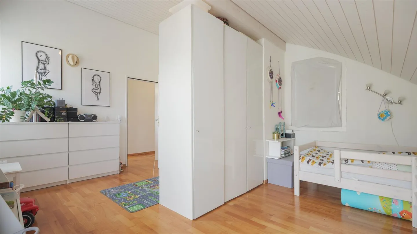 Meraviglioso appartamento di 5,5 stanze a Unterengstringen - Foto 7 di 9