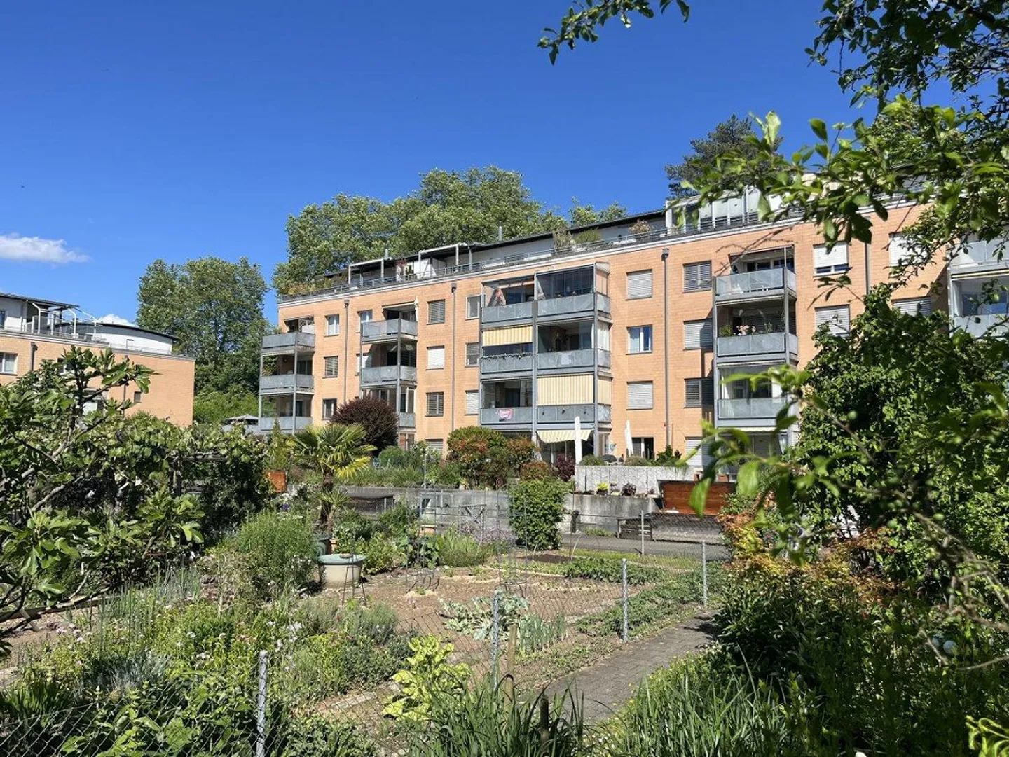 Sunny 2-room apartment with balcony and lift - Photo 1 of 6