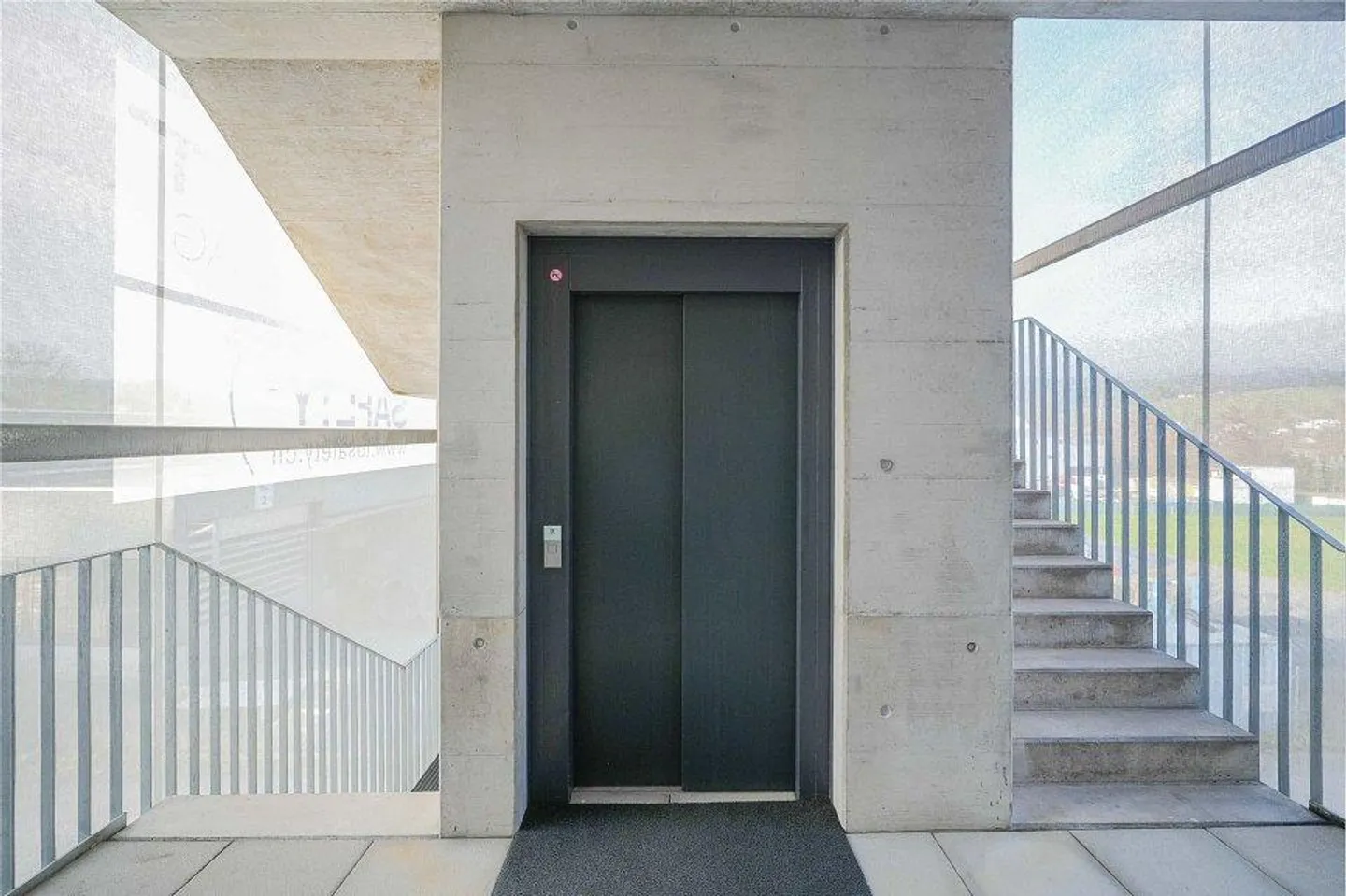 Modern and representative - Your new business domicile in Frick - Photo 4 of 9