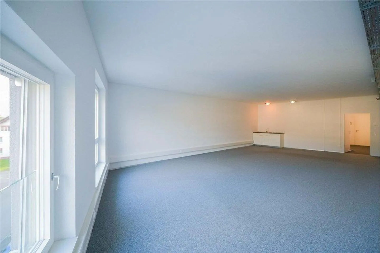 Modern and representative - Your new business domicile in Frick - Photo 2 of 9