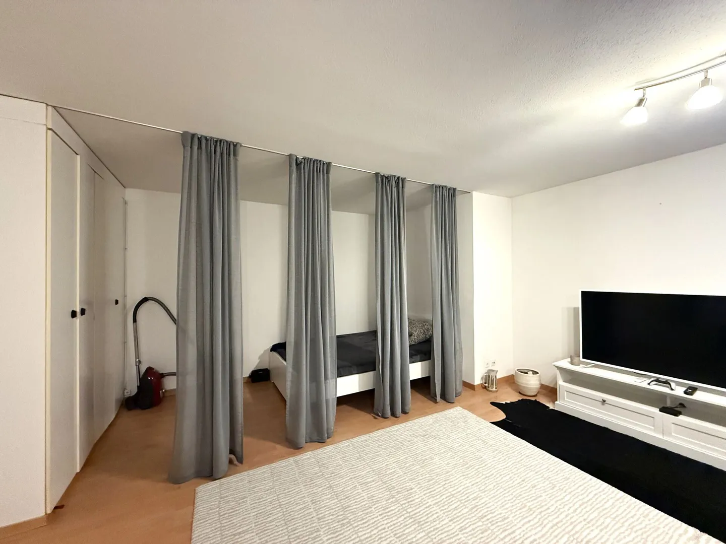 Praktisch, zentral, gemütlich - perfekte 1.5-Zimmer-Wohnung - Foto 2 von 12