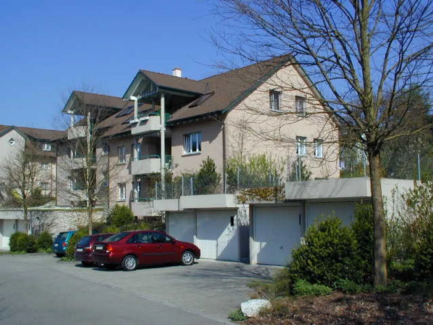 Grosse Dachwohnung mit gemütlichem, gedecktem Balkon - Foto 1 von 6