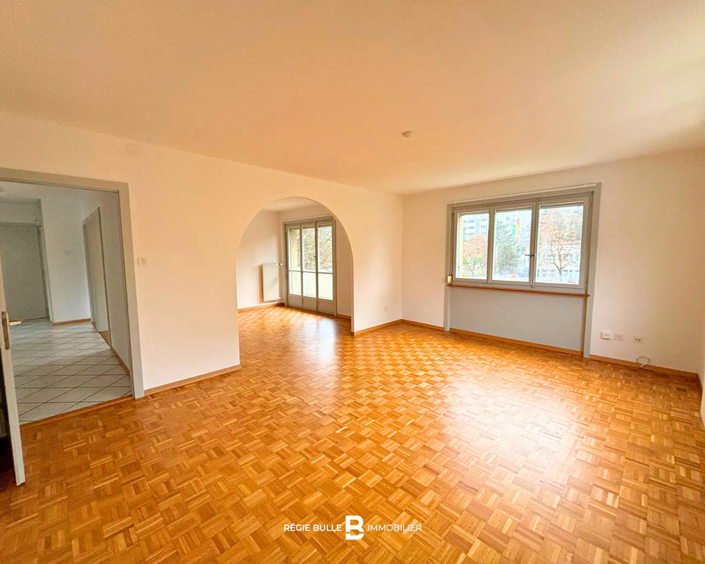 Fribourg - Spacious 3.5 Room Apartment Close to All Amenities - Photo 2 of 9