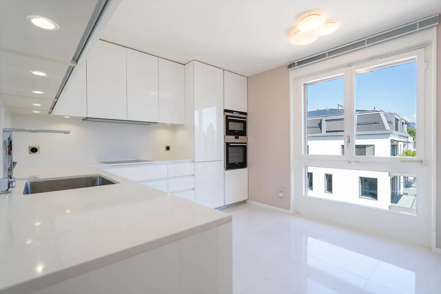 Appartamento elegante di 6,5 stanze con 226m2 - Foto 4 di 13