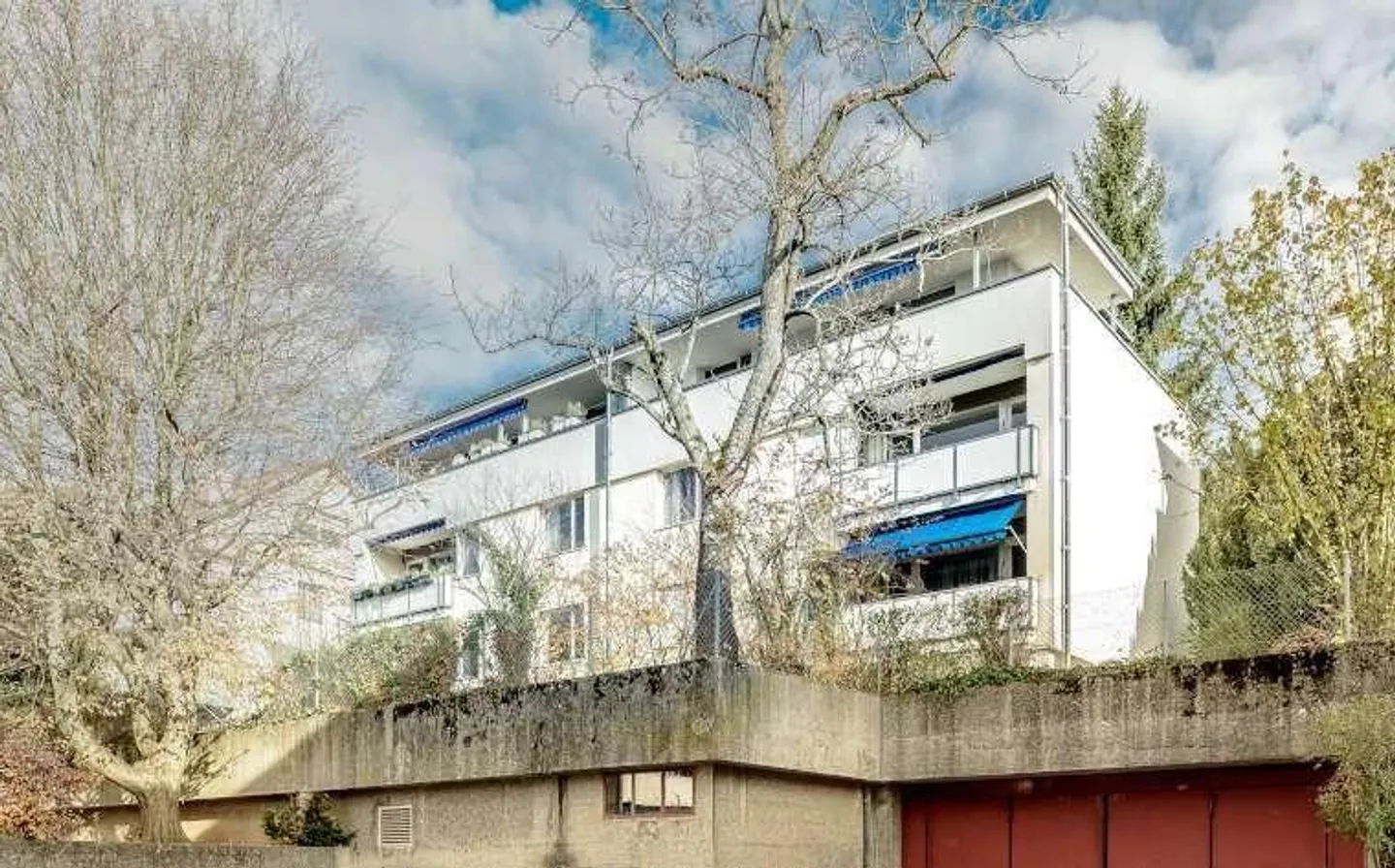 Freshly renovated 3.5-room apartments in a quiet location in Riehen - Photo 1 of 6
