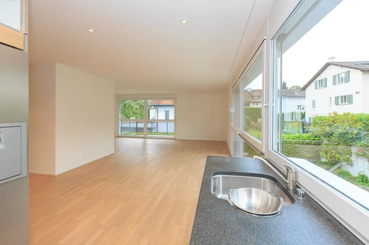 Emménager, vivre: Appartement tendance de 3,5 pièces avec un excellent accès - Photo 3 sur 8