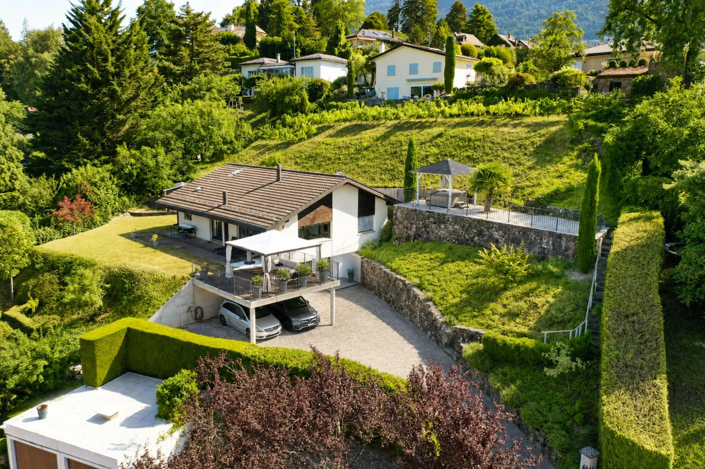 Proprietà individuale con vista sul lago e grande appezzamento - Foto 1 di 13