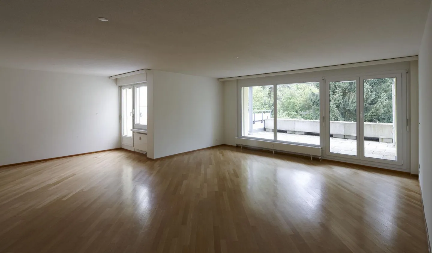 Living in a beautiful terrace house - Photo 3 of 8