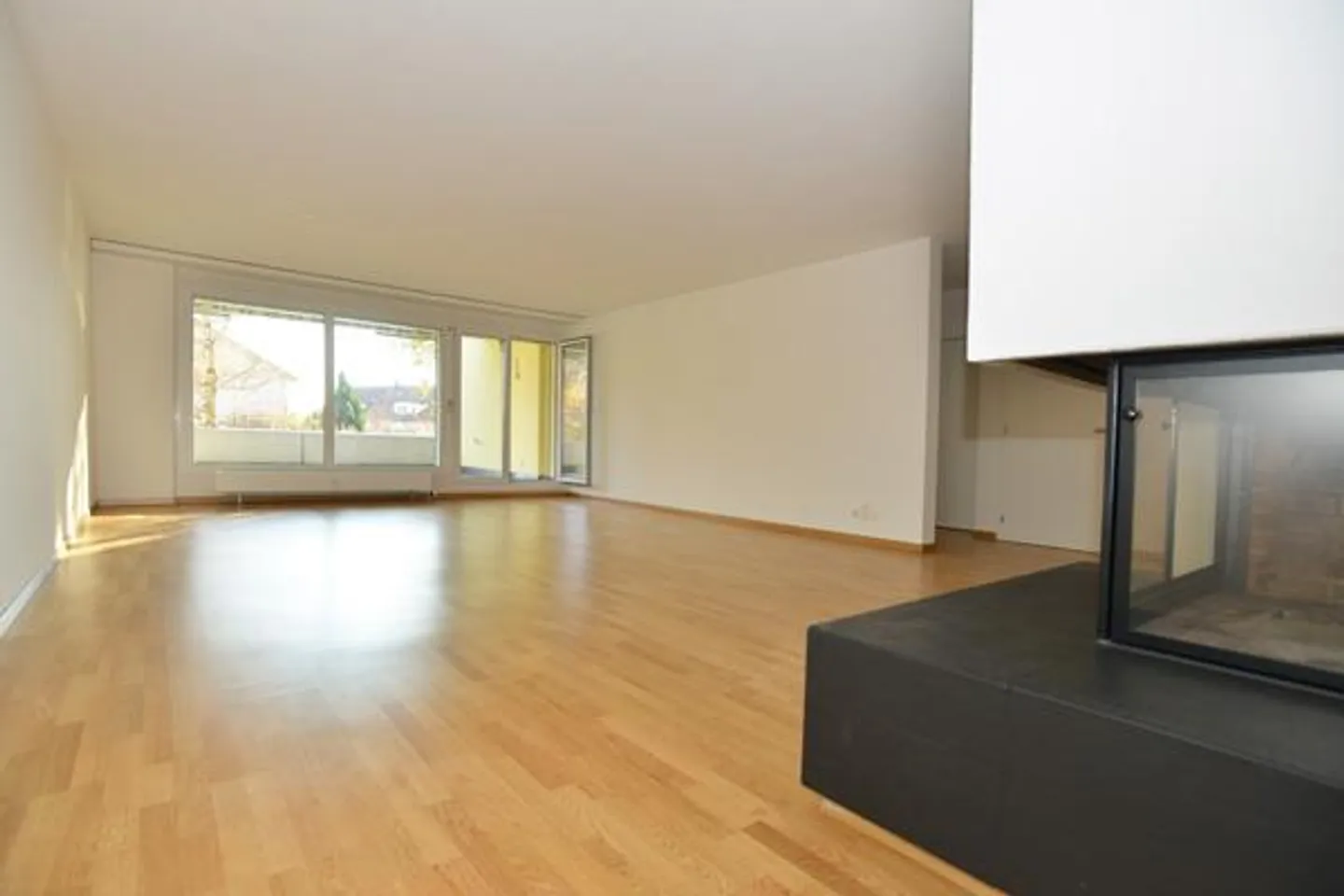 Living in a beautiful terrace house - Photo 2 of 8