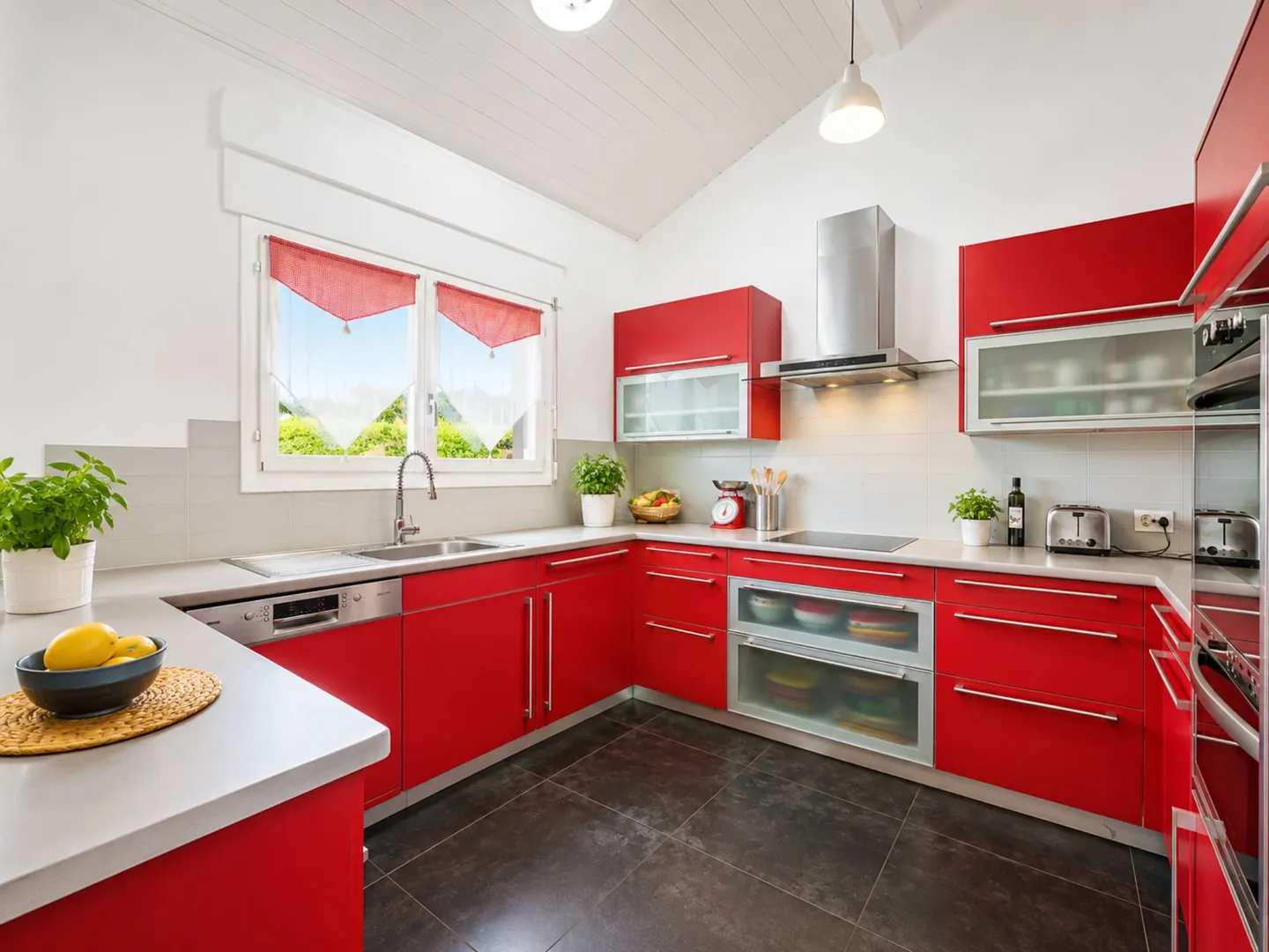 Proprietà individuale con vista sul lago e grande appezzamento - Foto 7 di 13