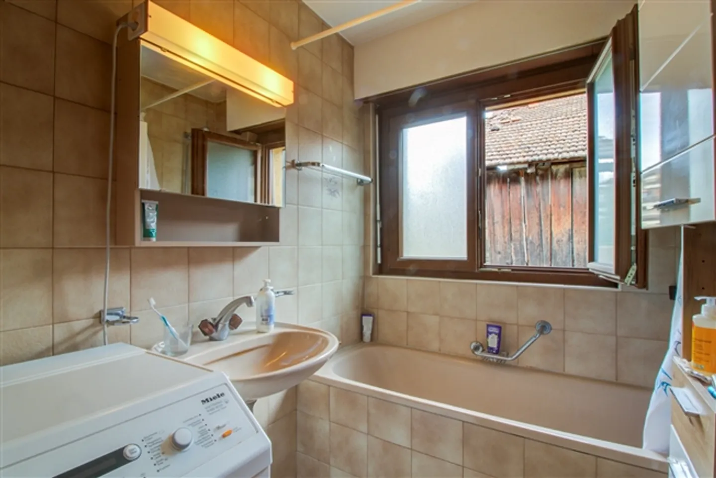 3.5-Room Apartment with Underground Parking Space - Savièse - Photo 8 of 10