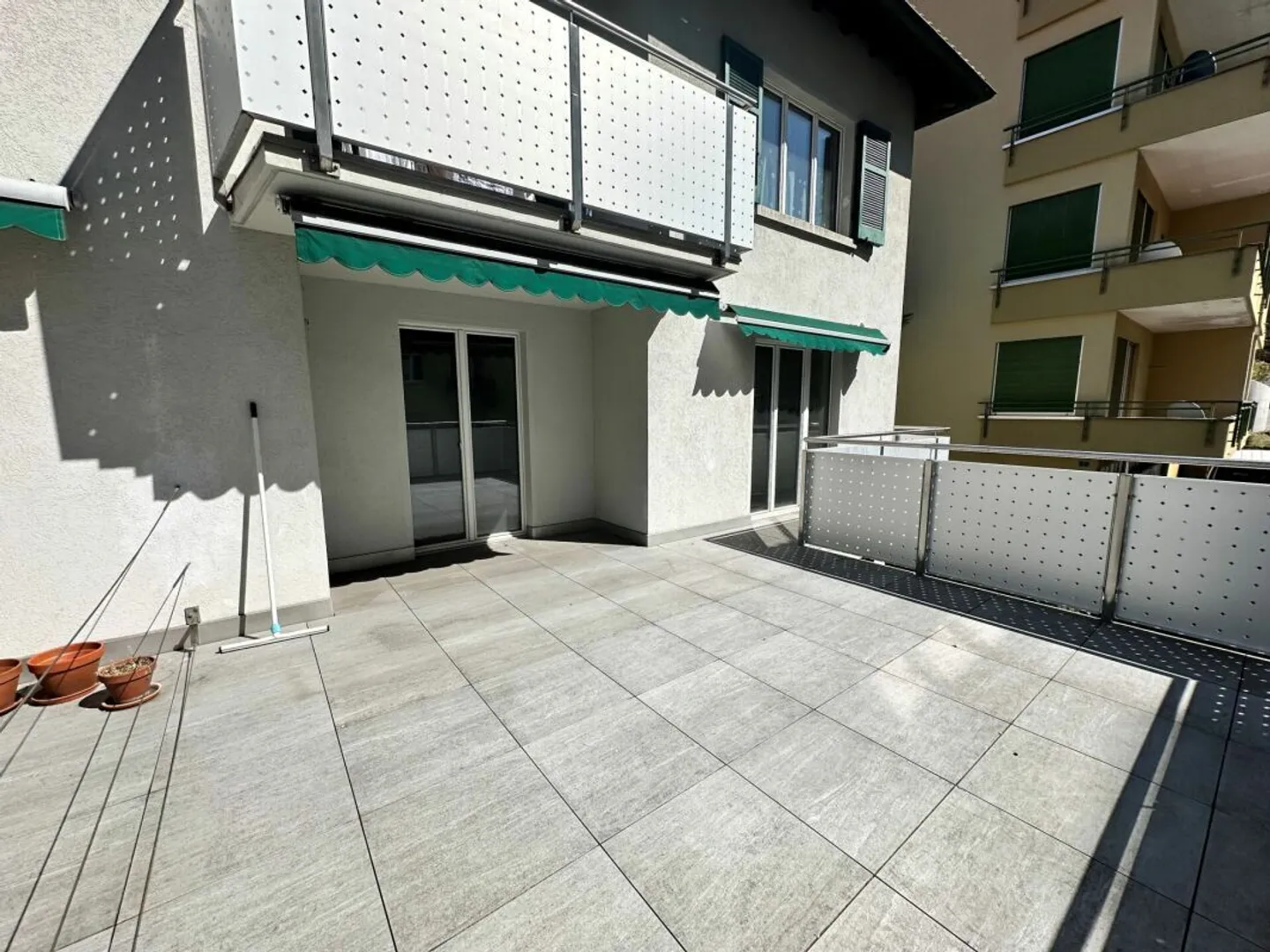 Elegante appartamento 3.5 locali - Foto 2 di 8