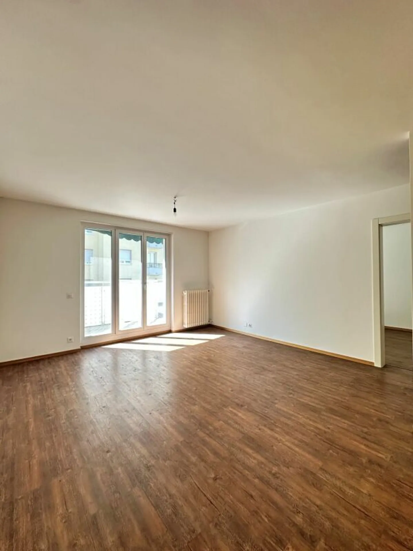 Elegante appartamento 3.5 locali - Foto 6 di 8