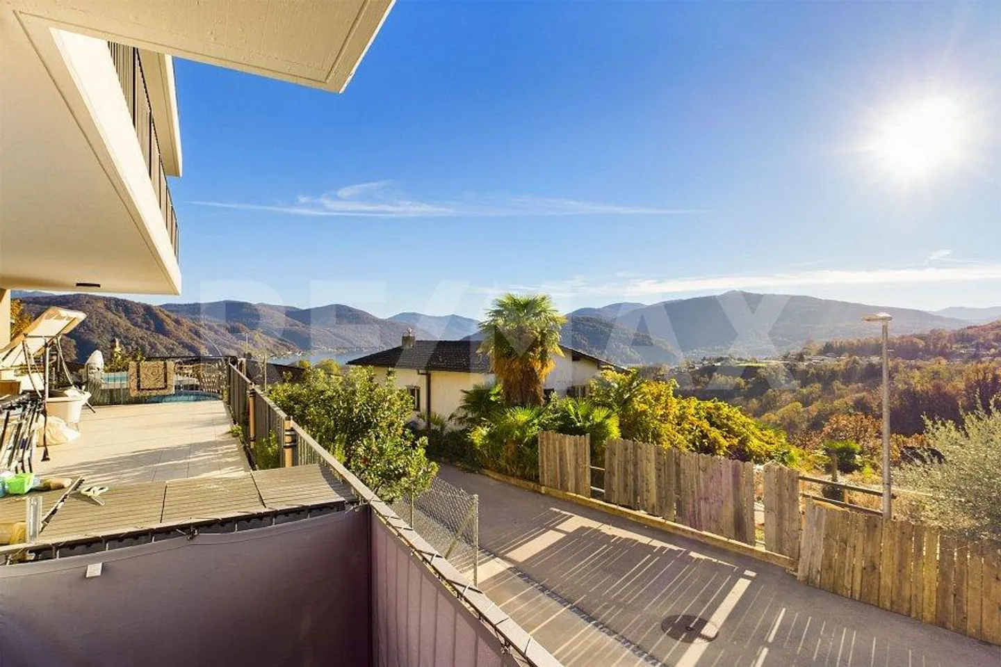 NEGGIO (NEAR VERNATE): Bright and modern garden apartment with great views - Photo 1 of 9