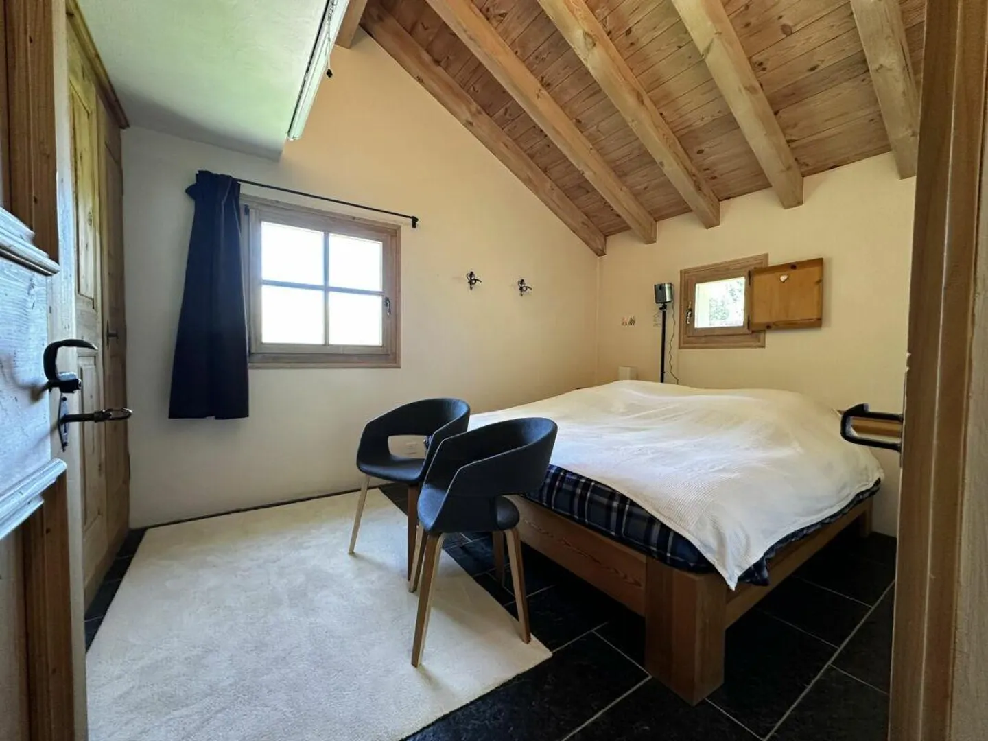 Exclusive Maisonette Apartment with Sauna & Panoramic View over Silvaplana - Photo 6 of 10