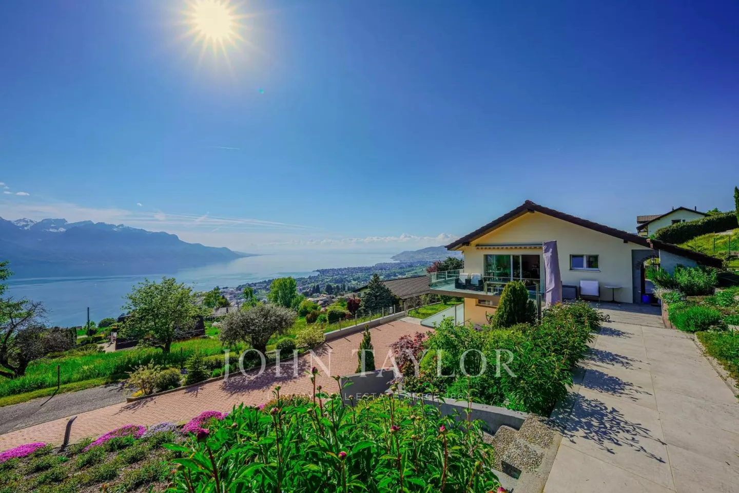 Charmante Villa Détachée avec Vue sur le Lac - Photo 2 sur 13