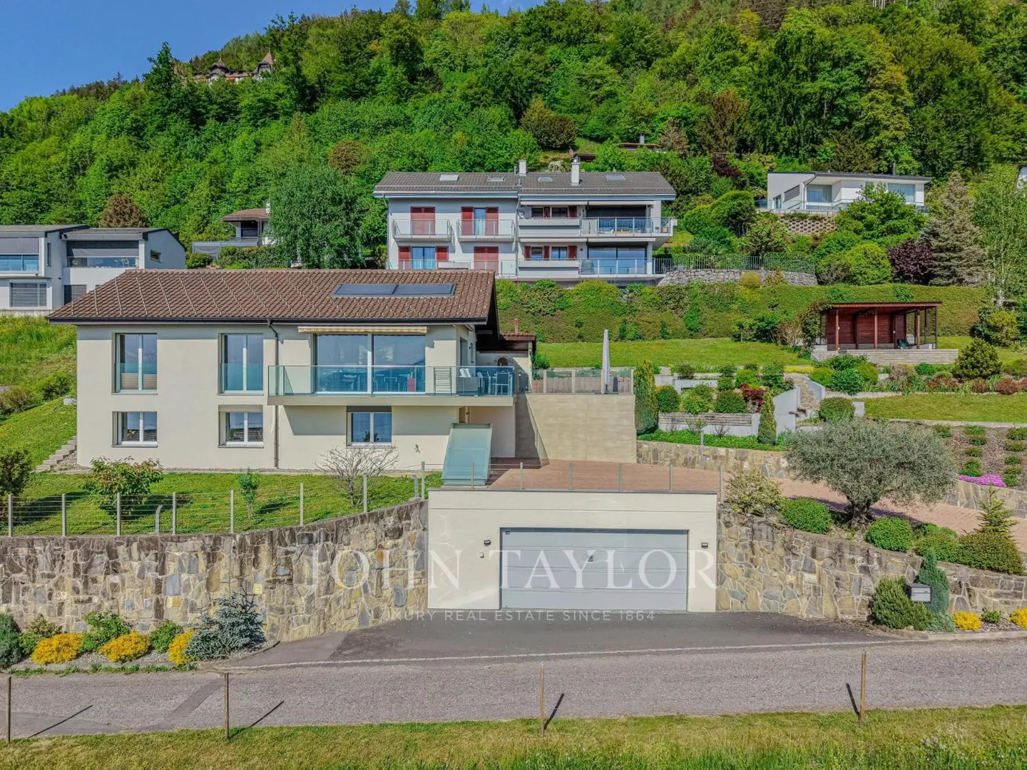 Charmante Villa Détachée avec Vue sur le Lac - Photo 1 sur 13