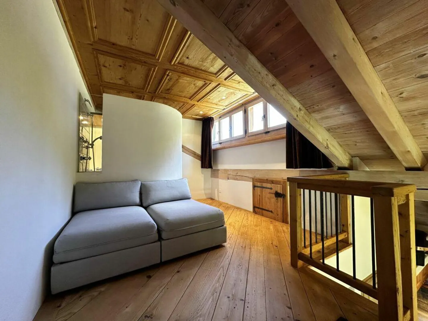 Exclusive Maisonette Apartment with Sauna & Panoramic View over Silvaplana - Photo 10 of 10