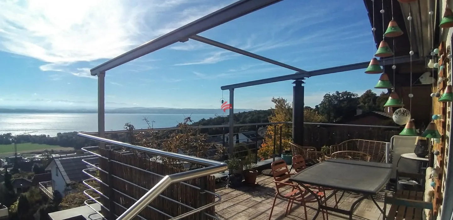 Exceptional living environment facing the lake - Photo 1 of 6