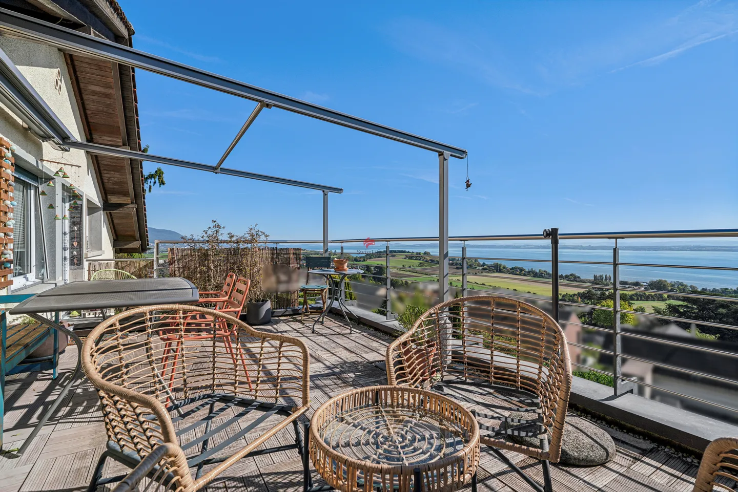Exceptional living environment facing the lake - Photo 4 of 6