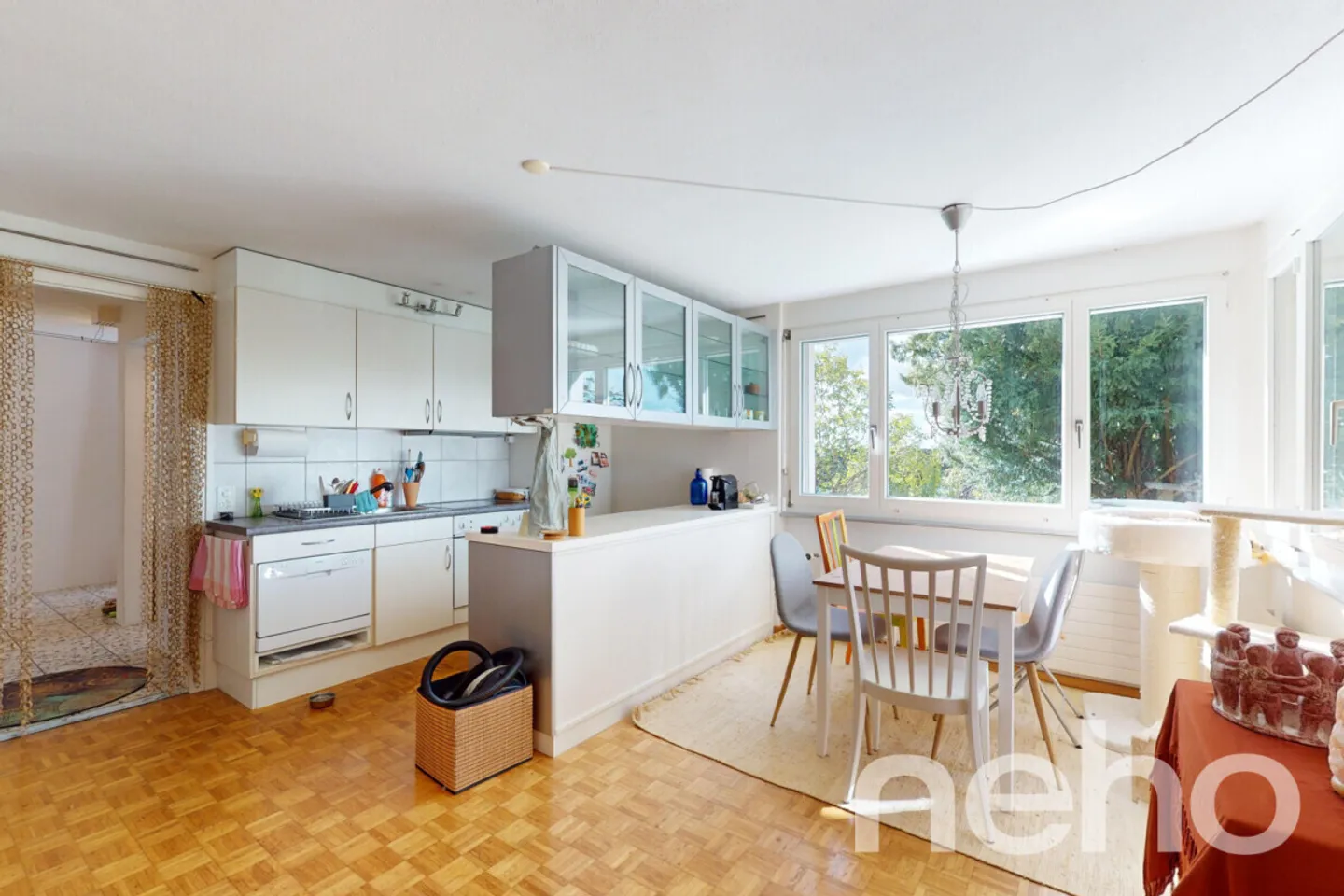 Attractive 4.5-room single-family house with a separate apartment - Photo 1 of 11