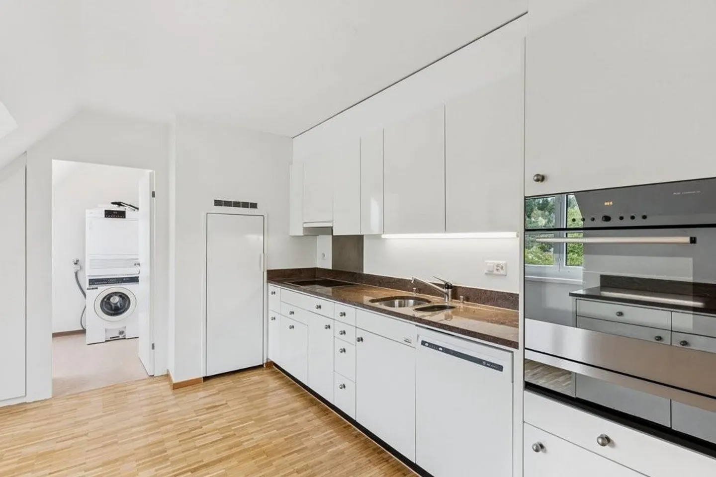 Charming Maisonette Apartment - Photo 2 of 12