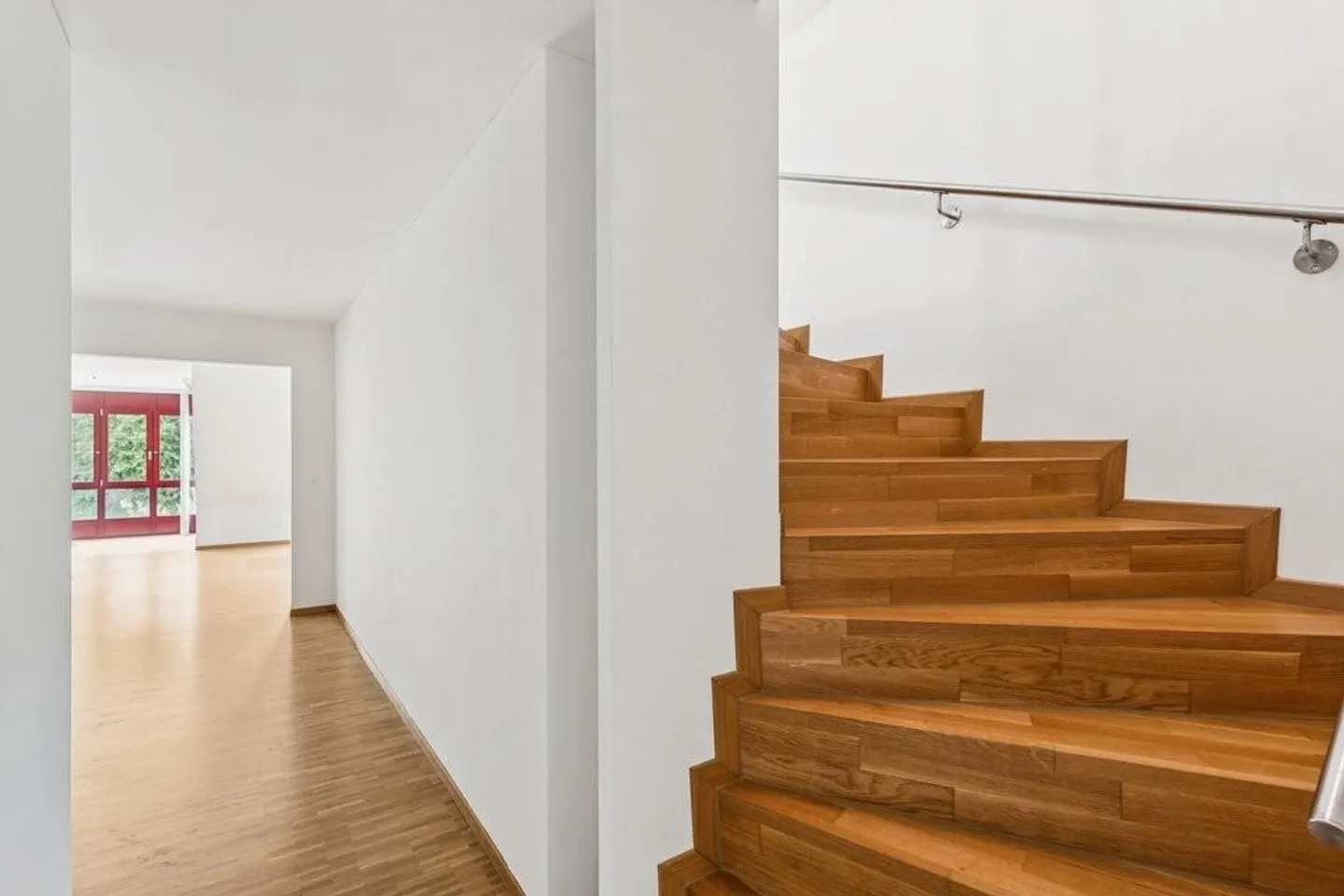 Charming Maisonette Apartment - Photo 8 of 12