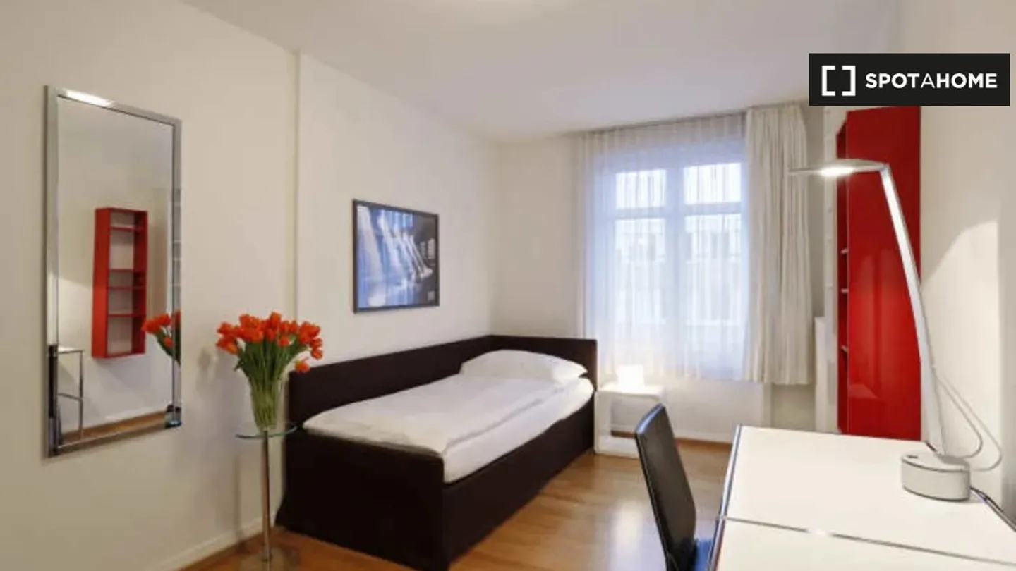 Discover, visit and rent your new home online with full confidence. - Photo 6 of 9