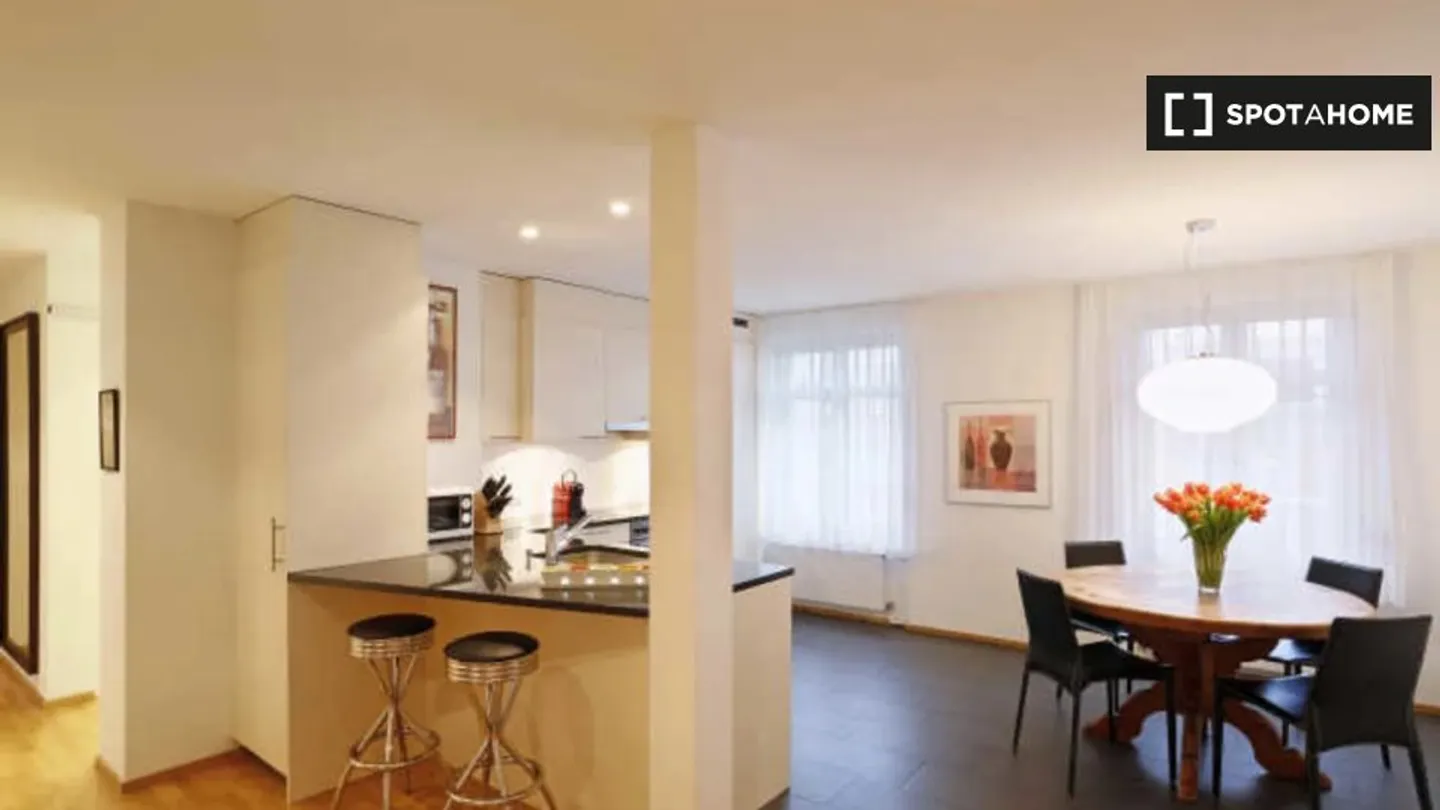 Discover, visit and rent your new home online with full confidence. - Photo 7 of 9