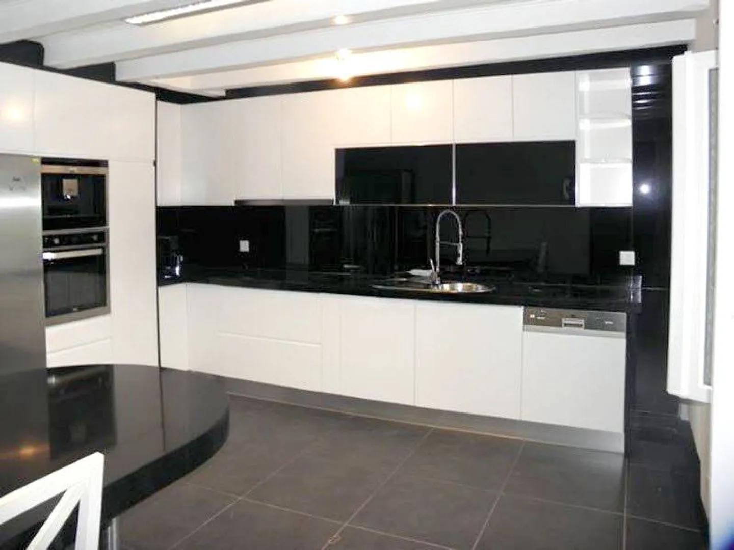 Villa gemella d'angolo a Chavannes-des-Bois - Foto 7 di 15