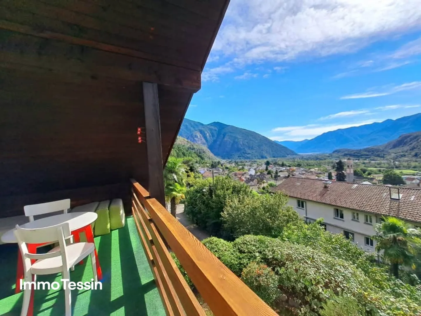 Bel appartement sous les combles à Centovalli avec une vue panoramique à couper le souffle sur les montagnes tessinoises - Photo 1 sur 13