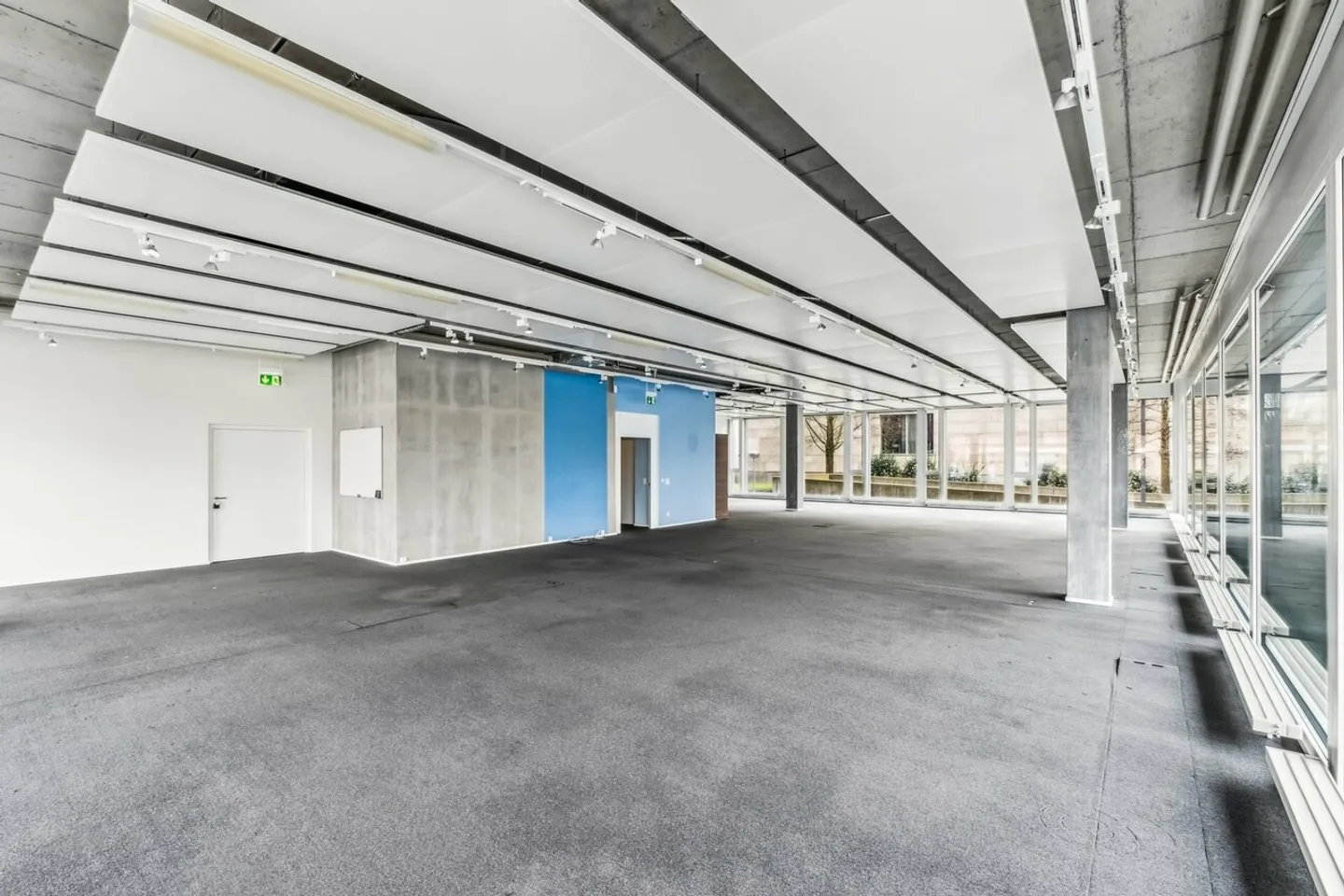 Ufficio moderno e luminoso a Steinhausen - pronto per essere occupato - Foto 3 di 9