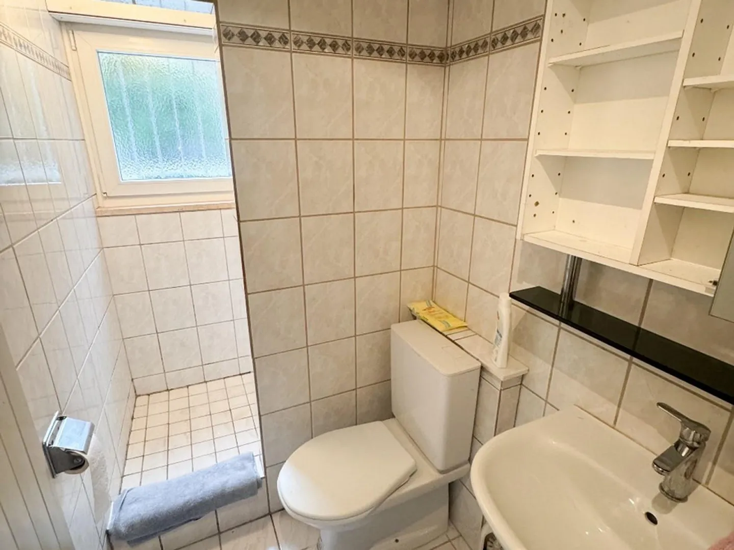 Traumhaftes Einfamilienhaus mit Pool - Foto 13 von 19