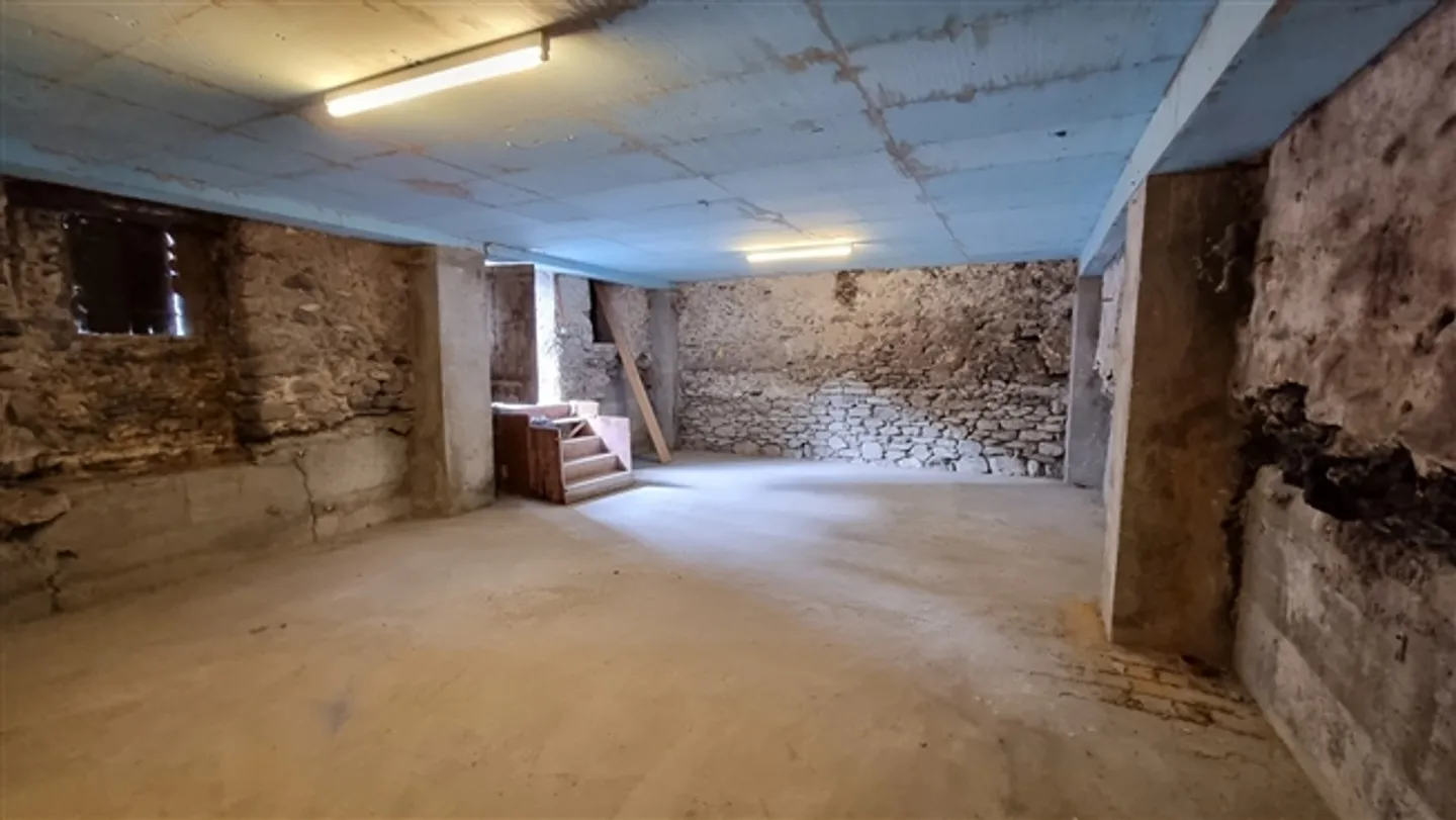 Fienile da ristrutturare - 657 m3 - St-Pierre-de-Clages - ESCLUSIVITÀ - Foto 6 di 8