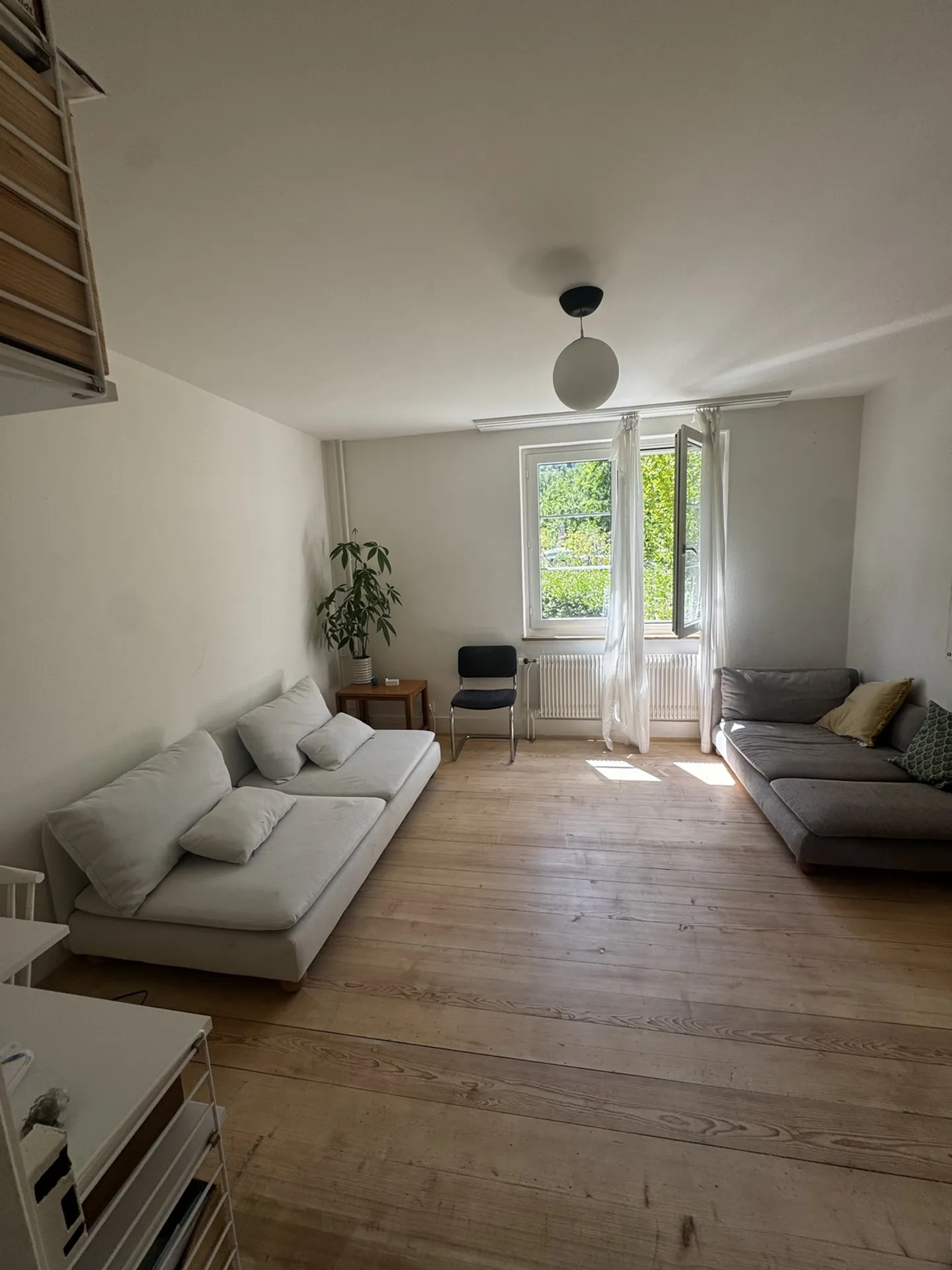 Charming House with Garden - Photo 2 of 4
