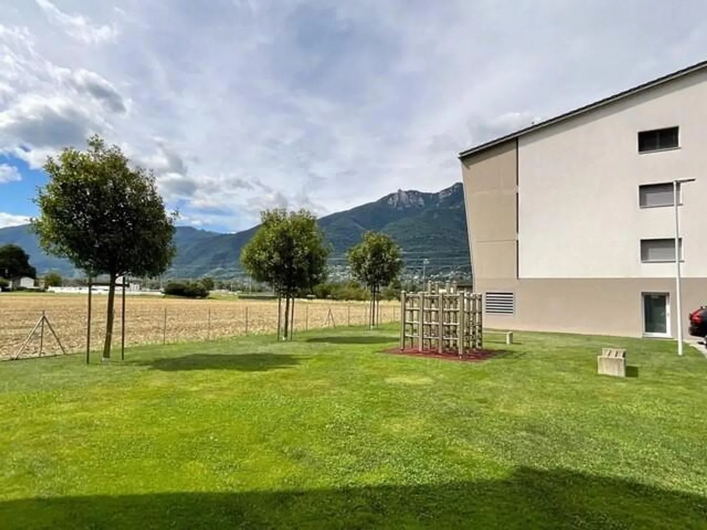 CONTONE - ZU VERKAUFEN MODERNES WOHNUNG MIT GROSSER TERRASSE - Foto 12 von 12