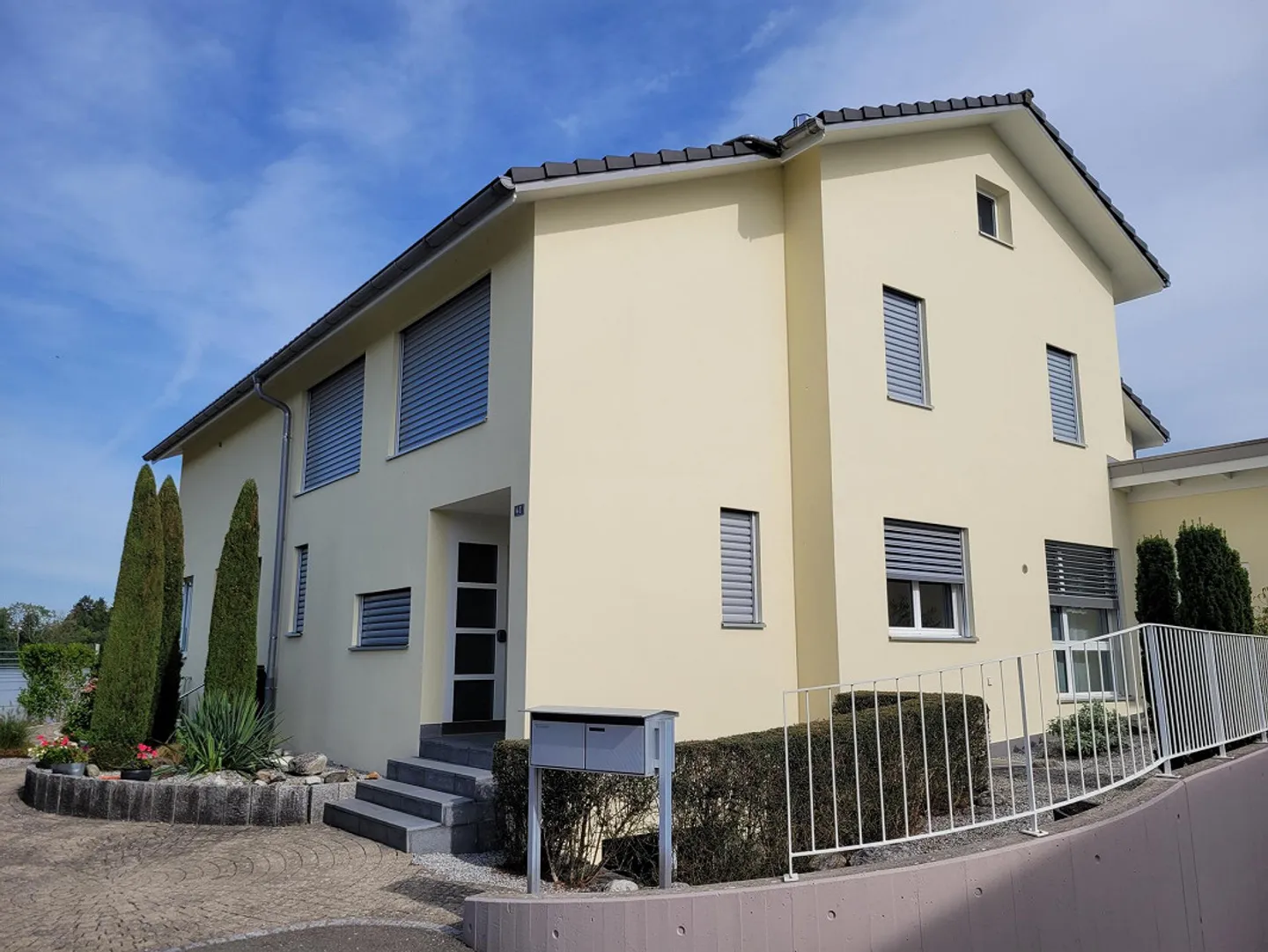 Casa familiare semi-indipendente in una posizione tranquilla e centrale - Foto 1 di 15