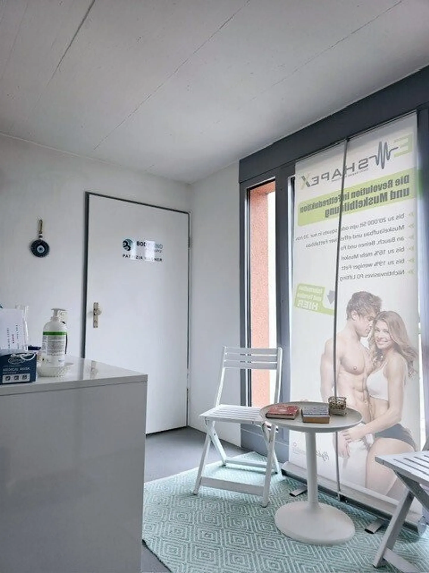 Espace de bureau lumineux dans un emplacement central à Therwil à louer - Photo 4 sur 8