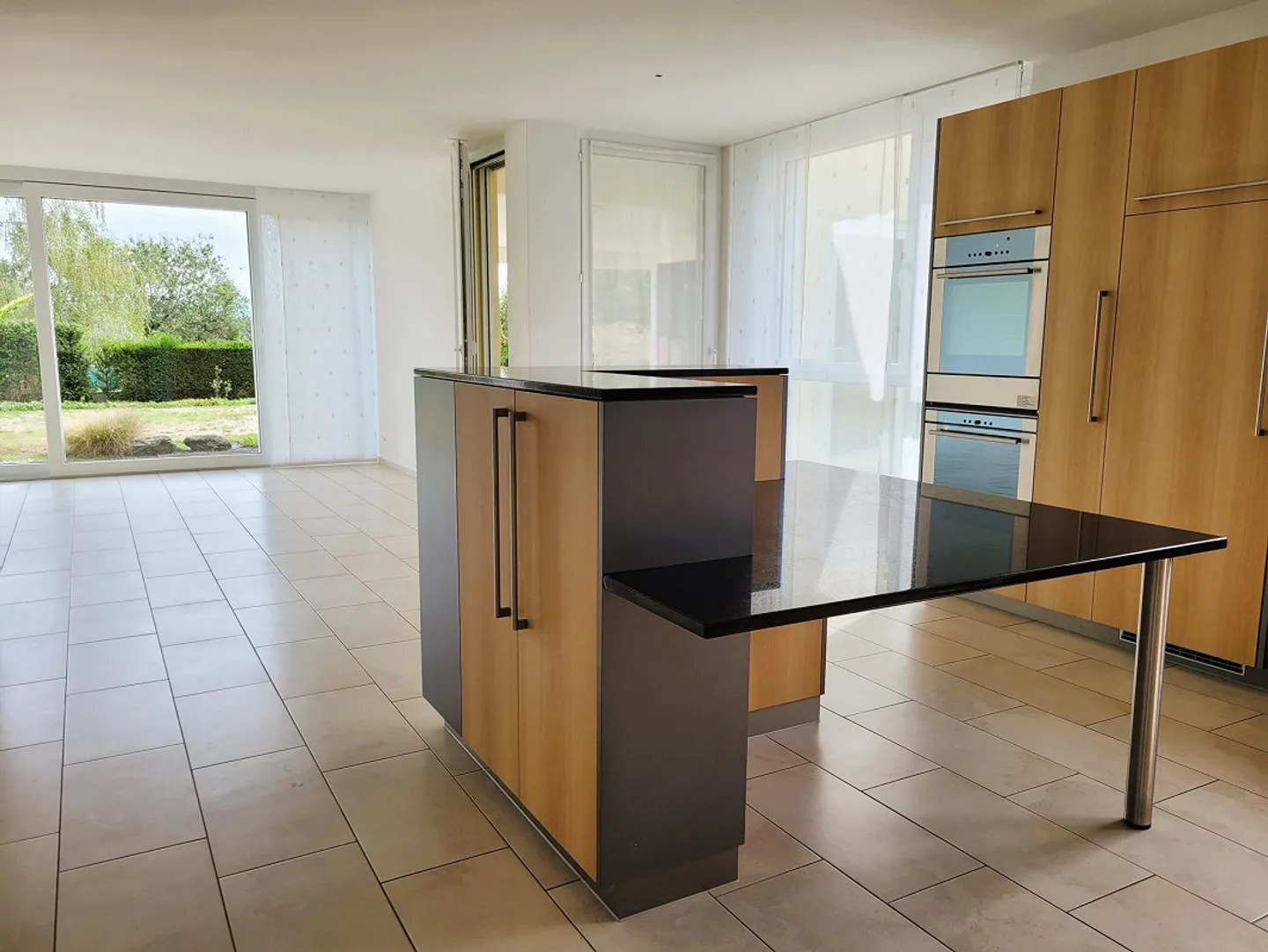 Casa familiare semi-indipendente in una posizione tranquilla e centrale - Foto 4 di 15
