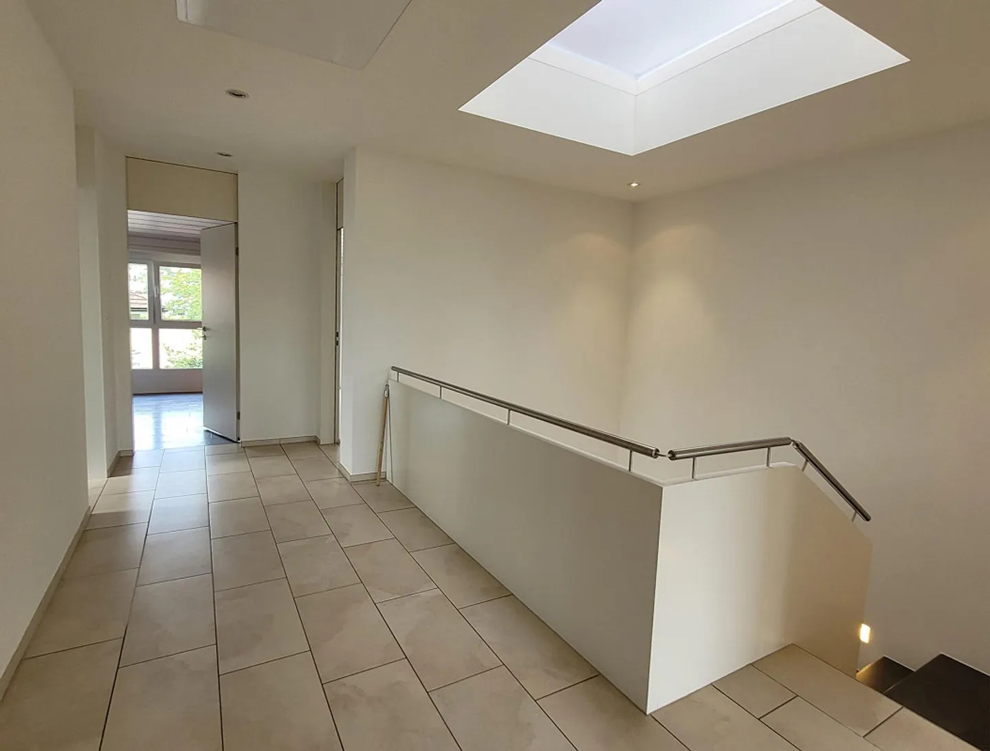 Casa familiare semi-indipendente in una posizione tranquilla e centrale - Foto 8 di 15