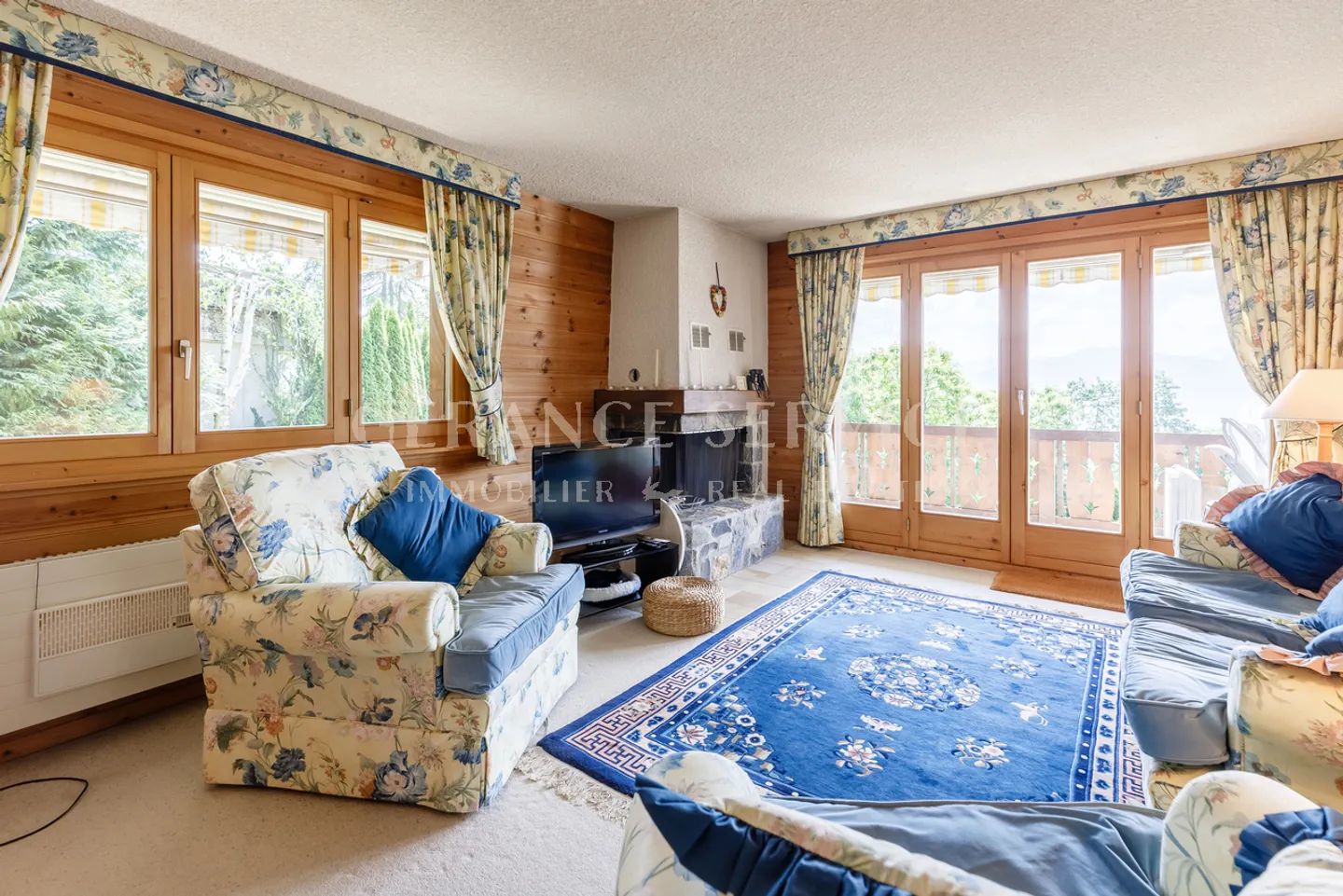 Ambassador 6 - Photo 3 of 19