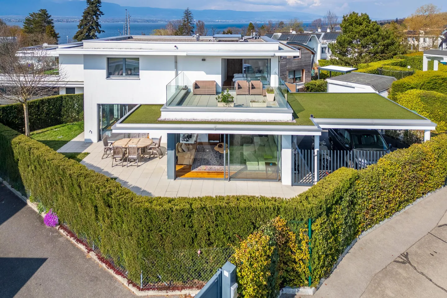 EXCLUSIVITY - Contemporary house in a quiet area - Photo 1 of 13