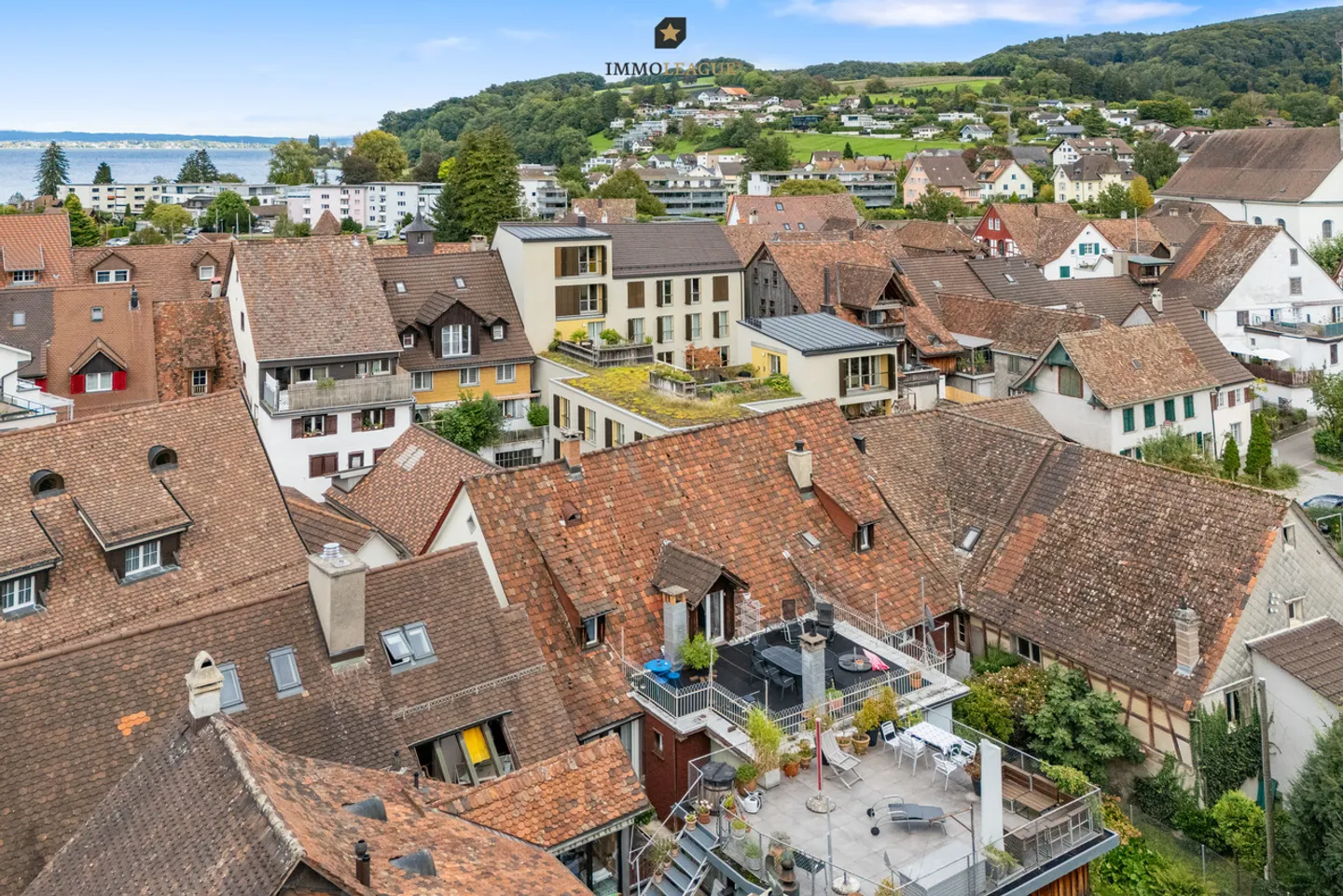 Multi-family house in a central location with 4.11% gross yield - Photo 2 of 7