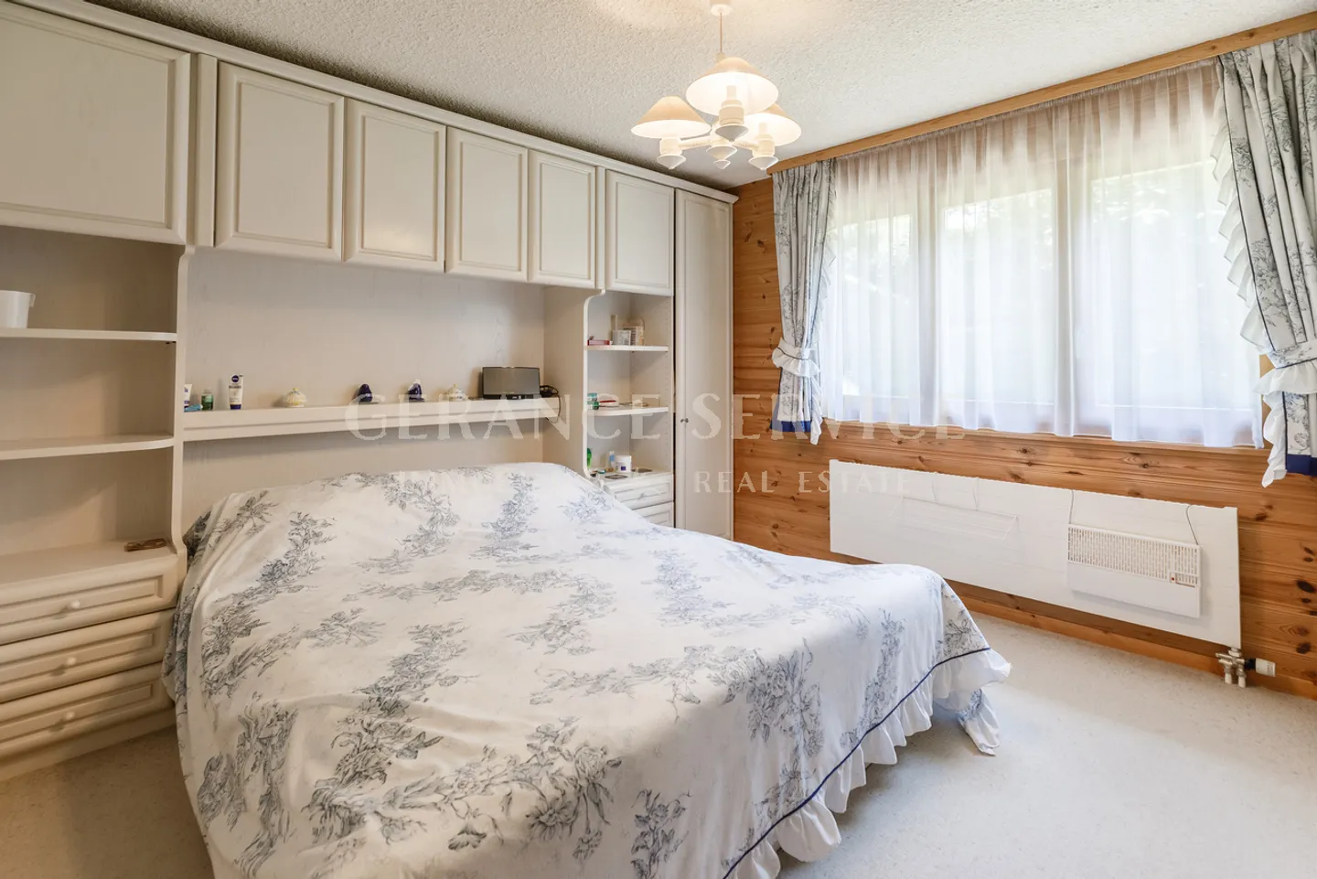 Ambassador 6 - Photo 11 of 19