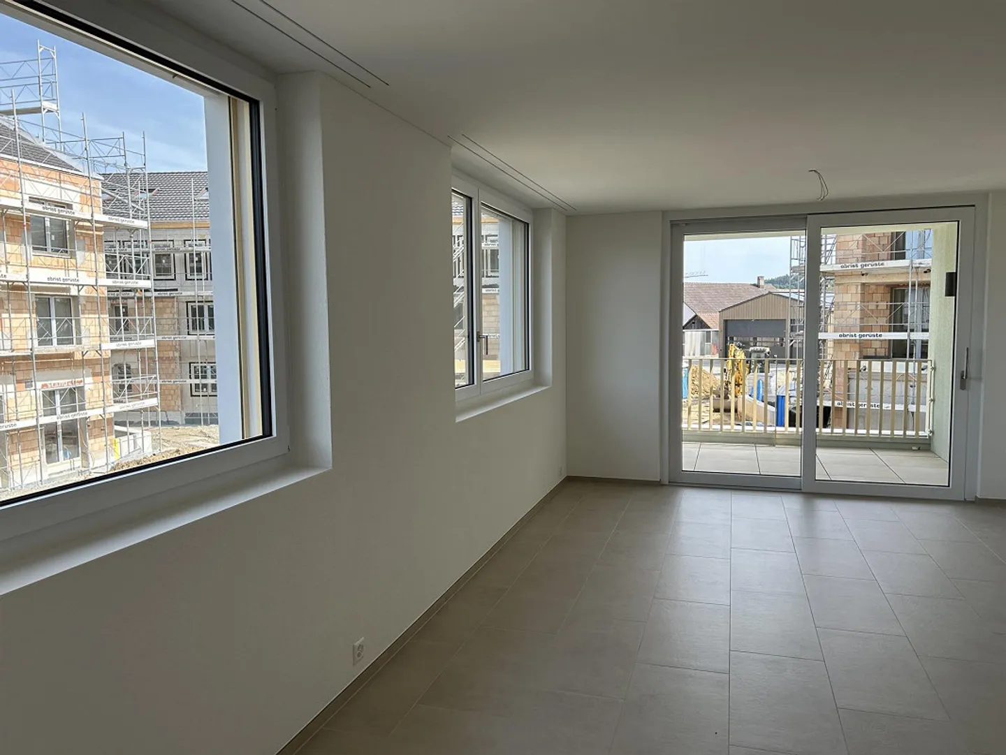 Modernes Apartment mit Balkon - Foto 11 von 13