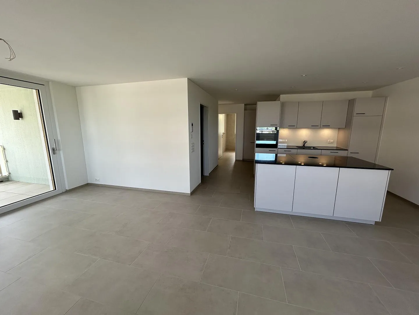 Modernes Apartment mit Balkon - Foto 12 von 13