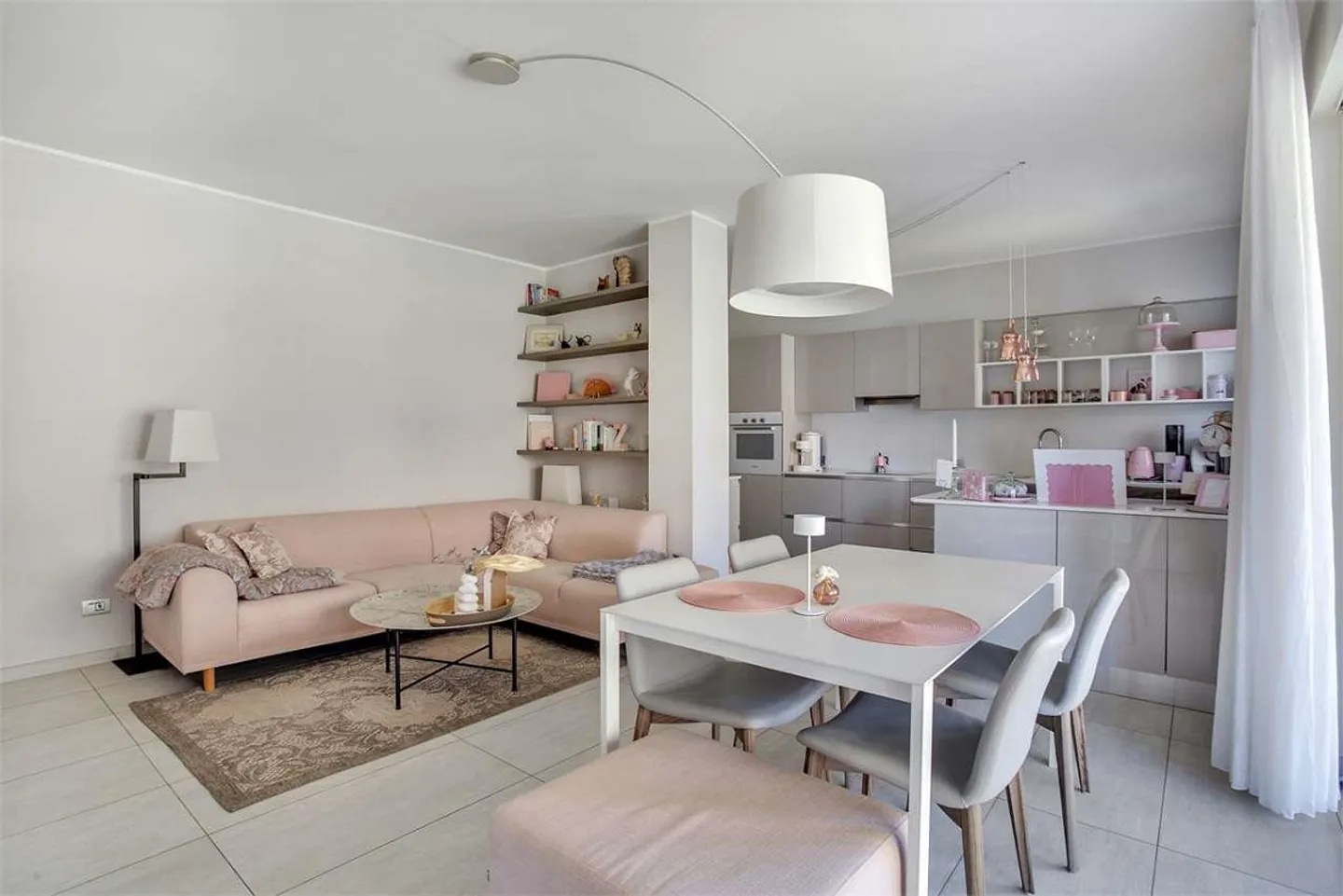 Appartement 3.5 dans une résidence de prestige directement sur le lac - Photo 1 sur 13