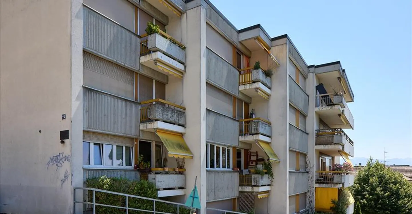 Edificio ad uso misto in affitto - Foto 2 di 4