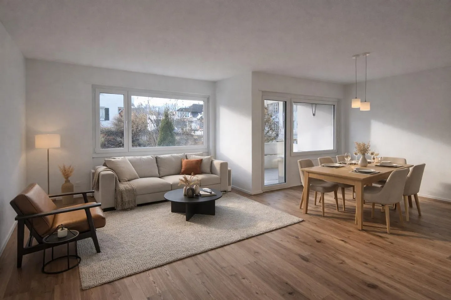 Appartement 5 pièces fraîchement rénové et lumineux avec place de parking en sous-sol - Photo 1 sur 8