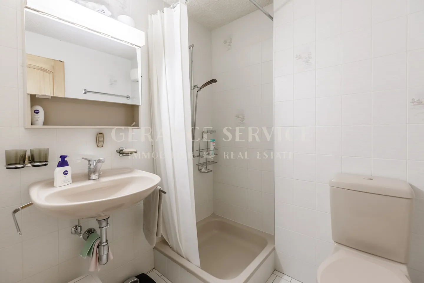 Ambassador 6 - Photo 15 of 19